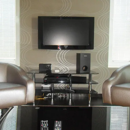 דירה Luxury With City View